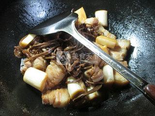 茶树菇茭白烧五花肉的做法步骤：11