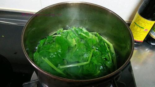 菠菜汤面条的做法