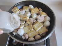 豆腐口蘑西兰花烩鱼丸的做法步骤8