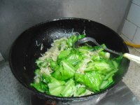 金针菇炒油麦菜的做法步骤9