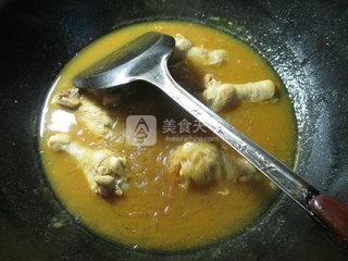 咖喱鸡翅根煮粉丝的做法步骤：9