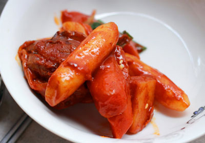 韩国鸡肉炒年糕的做法,做辣炒年糕加点鸡肉更好吃