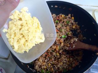 香菇土豆什锦蛋炒饭的做法步骤：18