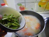 西红柿芦笋肉片汤的做法步骤10
