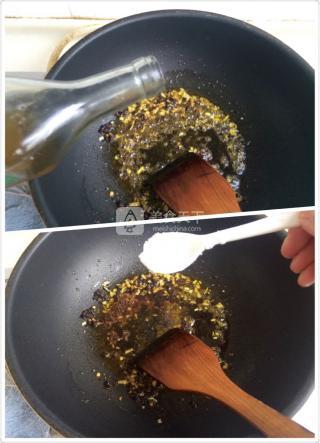 泡椒笋干回锅肉的做法步骤：16