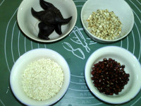 菱角红豆薏苡糯米饭的做法步骤1