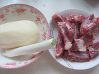 莲藕黑豆排骨汤的做法步骤1