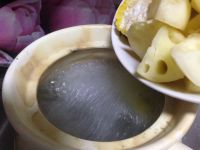 莲藕玉米排骨汤的做法步骤10