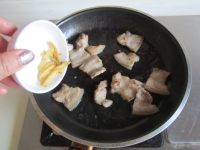 草菇肉片的做法步骤2