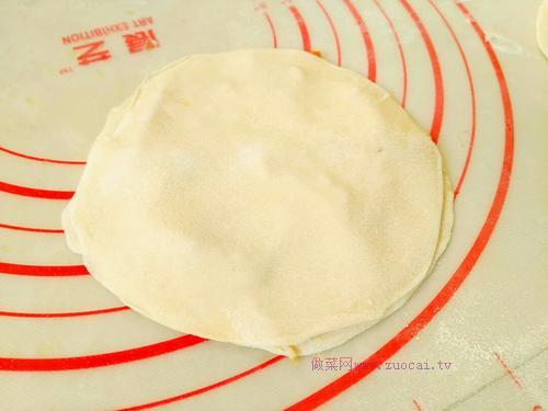 饺子皮版的菜饼的做法
