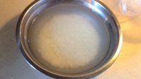 生菜窝蛋砂锅粥的做法步骤1