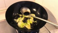 白菜烧木耳的做法步骤10