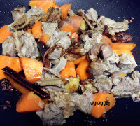 胡萝卜羊肉煲的做法步骤10