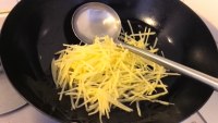 酸辣洋葱土豆丝的做法步骤7