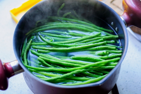 豆角肉馅饺子的做法步骤7