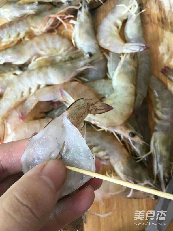 蒜蓉开边虾的做法