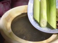 莲藕玉米排骨汤的做法步骤7