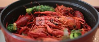 一厨作珐琅锅焖小龙虾的做法步骤：9
