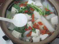 淡菜萝卜豆腐汤的做法步骤9