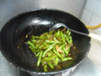 煸炒菜豆的做法步骤10