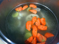 排骨莲藕胡萝卜汤的做法步骤8