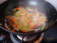 胡萝卜炒大白菜的做法步骤6
