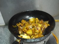 土豆烧鸡肉的做法步骤10