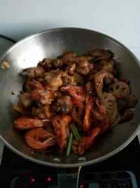 干锅鸡翅虾的做法步骤15