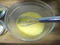 葱香牛奶鸡蛋饼的做法步骤2