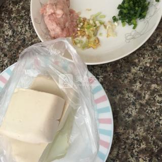 盖浇嫩豆腐的做法步骤：1