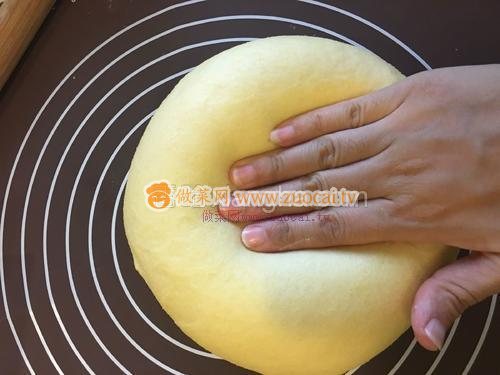 玉米面包的做法