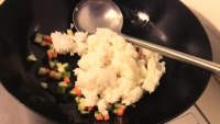 孜然胡萝卜黄瓜炒饭的做法步骤7