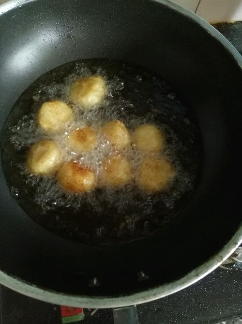 酱烧土豆丸的做法