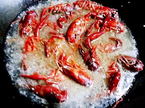 蒜泥龙虾的做法