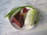 猪血炖白菜的做法步骤1