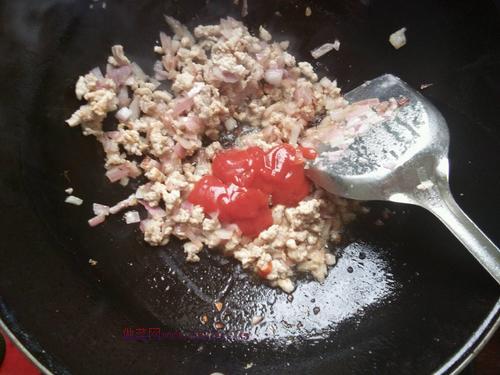 番茄酱炒米粉的做法