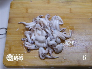 八爪鱼爆蘑菇的做法步骤6