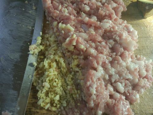 韭菜猪肉包的做法