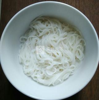 酸菜米线的做法步骤：5