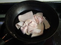 肉皮卤蛋的做法步骤3