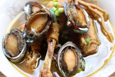 韩式鲍鱼参鸡汤的做法，韩国人爱吃的初伏养生汤