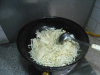 金针菇炒油麦菜的做法步骤6
