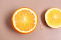 橙子蒸蛋羹的做法步骤2