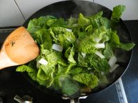 蚝油白菜烧豆泡的做法步骤5