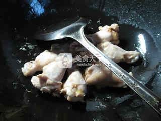咖喱白菜鸡翅根 的做法步骤：2