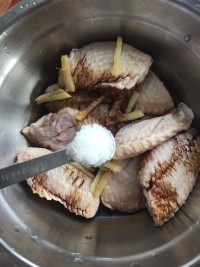 蚝油焗鸡翅的做法步骤5