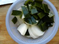 海带萝卜排骨汤的做法步骤2