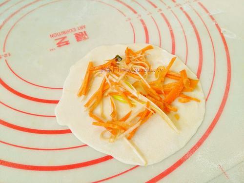 饺子皮版的菜饼的做法