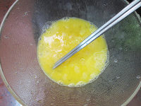 葱花炒蛋的做法步骤4