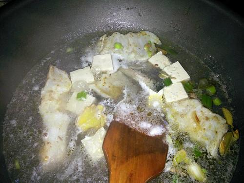 花鲢鱼炖豆腐的做法